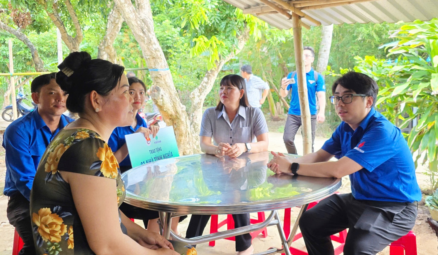 Đoàn thanh niên Petrovietnam trao tặng nhà tình nghĩa và quà cho trẻ em khó khăn tại Sóc Trăng
