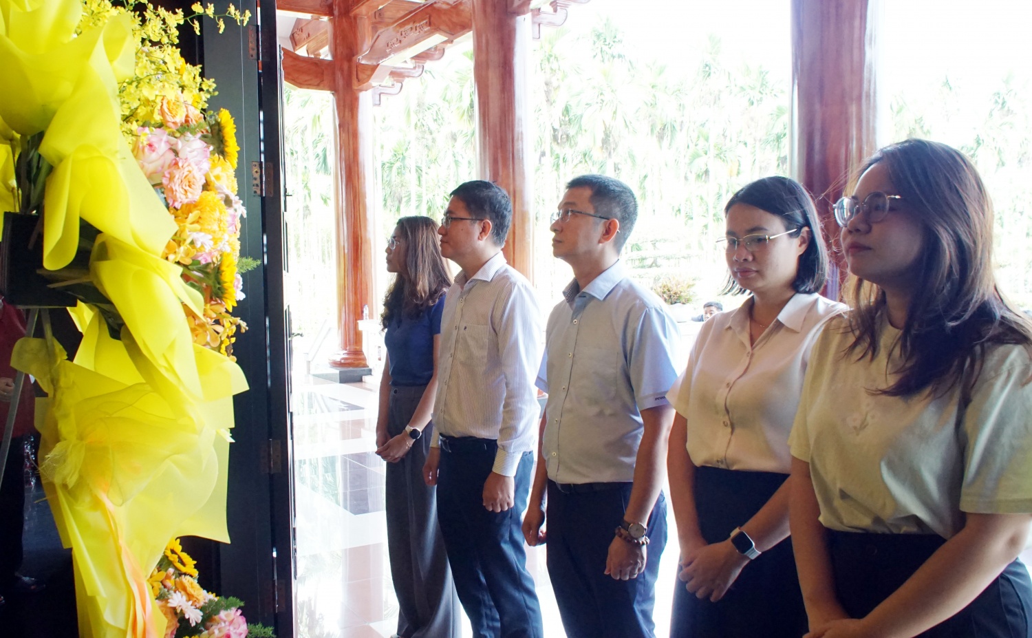 Lớp Bồi dưỡng lý luận chính trị dành cho đảng viên mới khu vực TP HCM học tập thực tế tại Khu di tích Ngã Ba Giồng