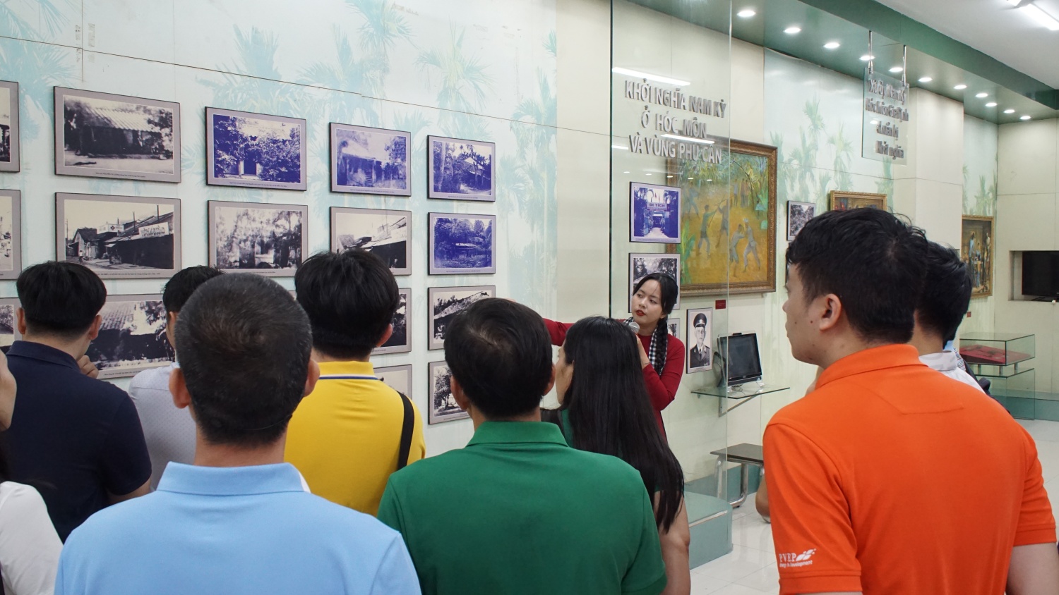 Lớp Bồi dưỡng lý luận chính trị dành cho đảng viên mới khu vực TP HCM học tập thực tế tại Khu di tích Ngã Ba Giồng