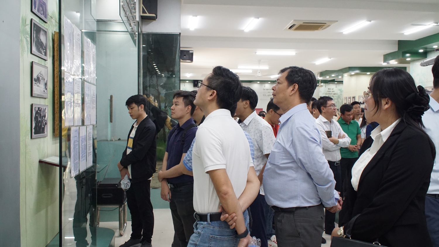 Lớp Bồi dưỡng lý luận chính trị dành cho đảng viên mới khu vực TP HCM học tập thực tế tại Khu di tích Ngã Ba Giồng