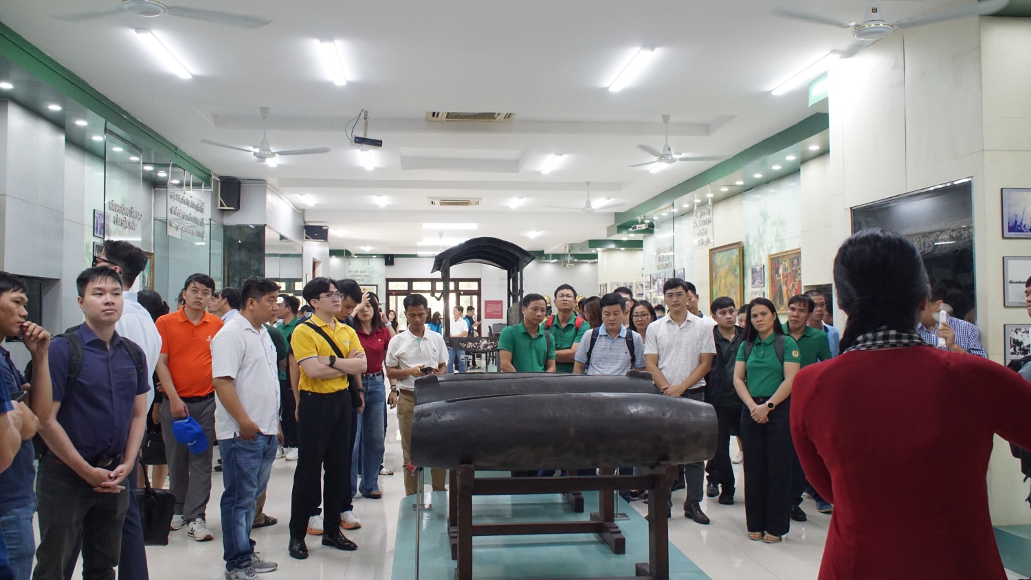 Lớp Bồi dưỡng lý luận chính trị dành cho đảng viên mới khu vực TP HCM học tập thực tế tại Khu di tích Ngã Ba Giồng