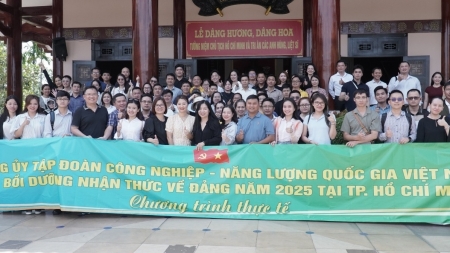 Hành trình về nguồn tại Khu di tích lịch sử Ngã Ba Giồng