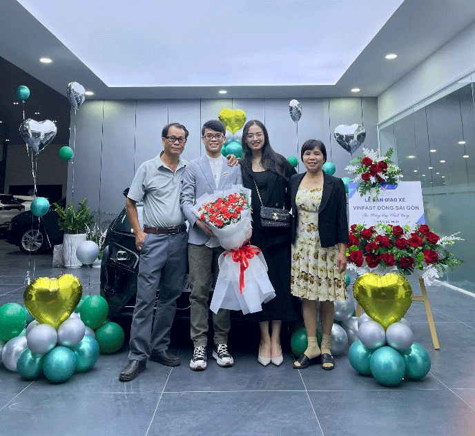 Lựa chọn VinFast VF 7, chủ xe bất ngờ khi “cả họ” cùng muốn lên đời xe điện