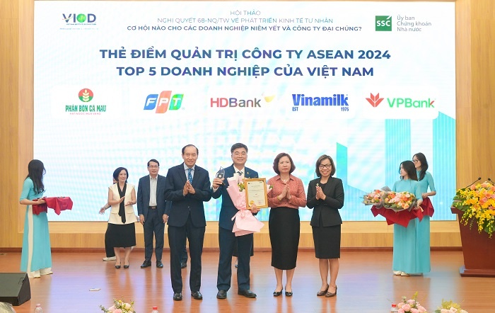 PVCFC được vinh danh Top 5 doanh nghiệp niêm yết Việt Nam có điểm quản trị cao nhất