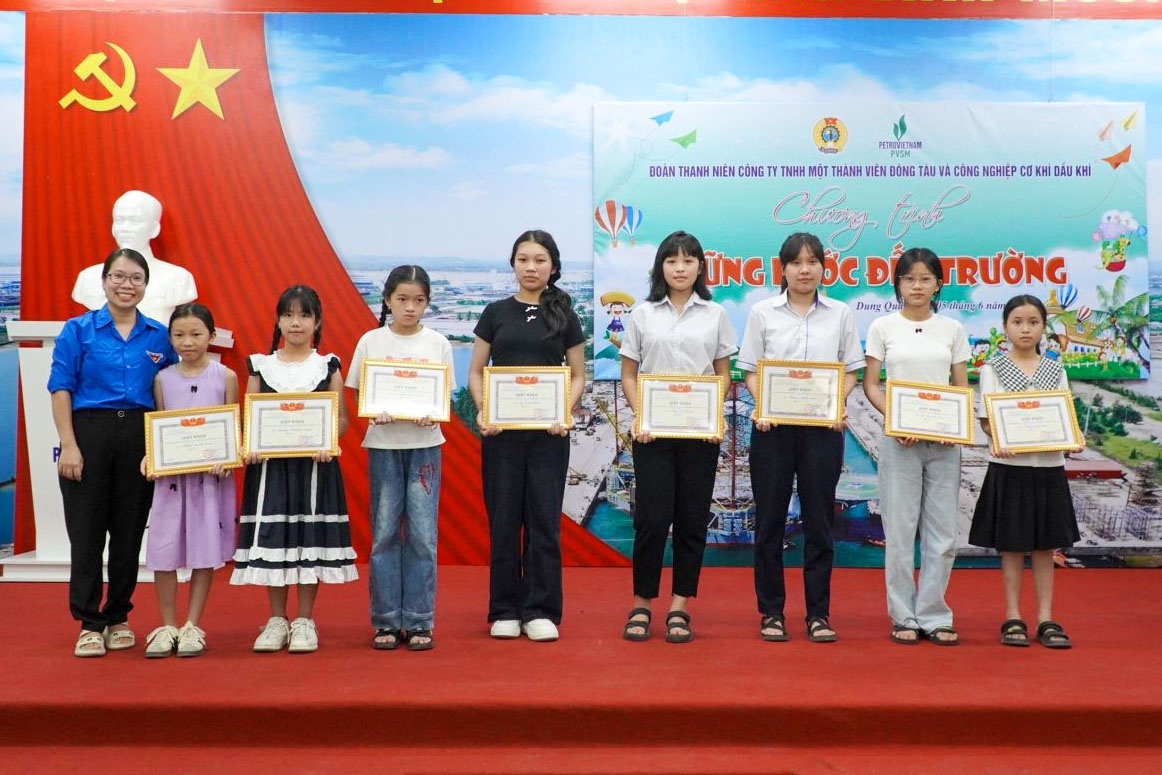 Đoàn thanh niên PVSM tổ chức chương trình “Vững bước đến trường” cho con em CBCNV
