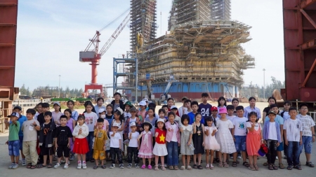 Đoàn thanh niên PVSM tổ chức chương trình “Vững bước đến trường” cho con em CBCNV