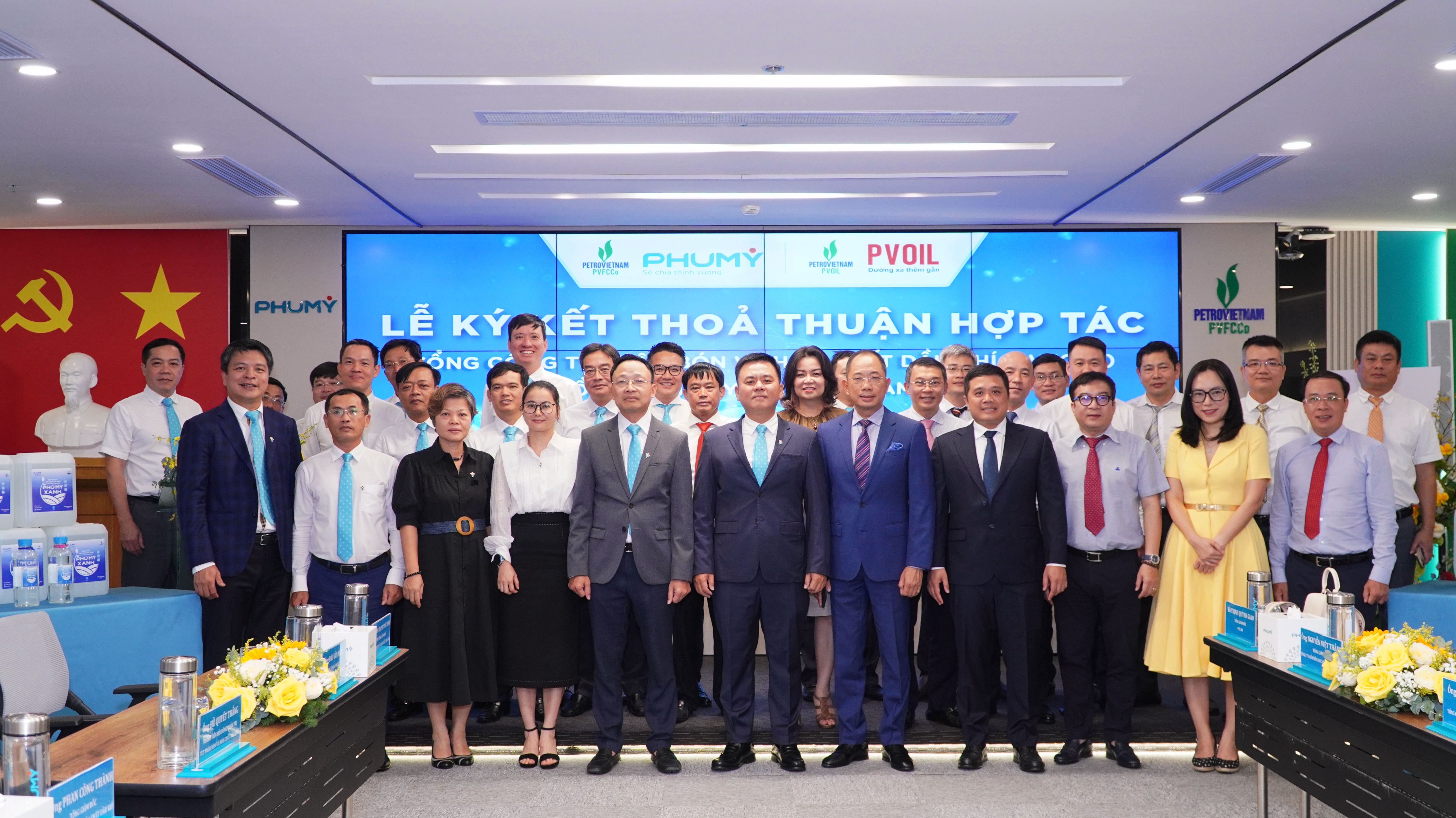 PVFCCo   Phú Mỹ và PVOIL ký kết thỏa thuận hợp tác trong lĩnh vực dịch vụ, thương mại và hóa chất