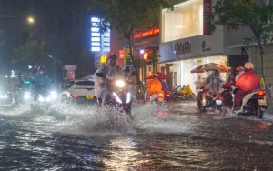 Bão số 1 mạnh lên gây mưa lớn tại các tỉnh miền Trung