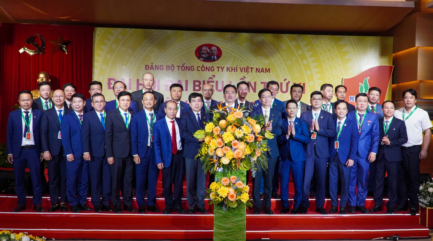 Lãnh đạo Petrovietnam chúc mừng Ban Chấp hành Đảng bộ PV GAS nhiệm kỳ 2025 - 2030