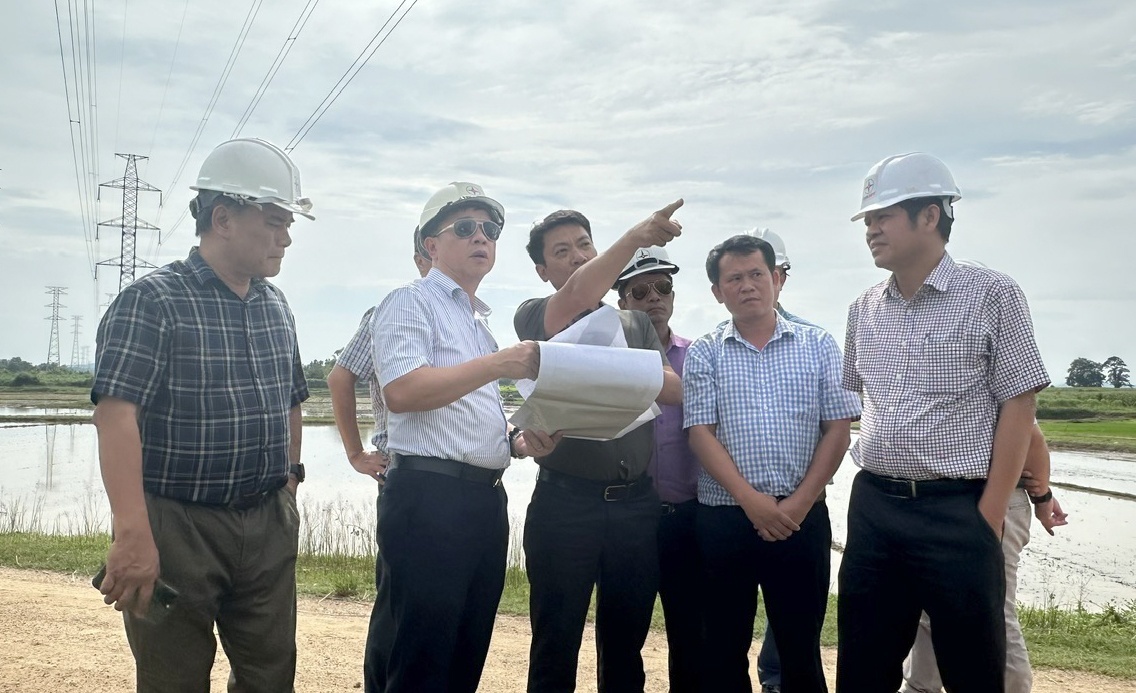 Đẩy nhanh tiến độ cụm dự án phục vụ nhập khẩu điện từ Lào