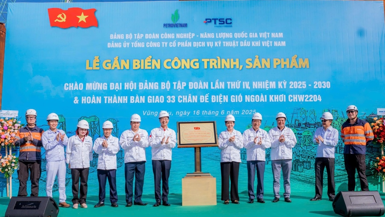 Petrovietnam/PTSC hoàn thành bàn giao 33 chân đế điện gió: Nâng tầm vị thế Việt Nam trên bản đồ năng lượng tái tạo toàn cầu