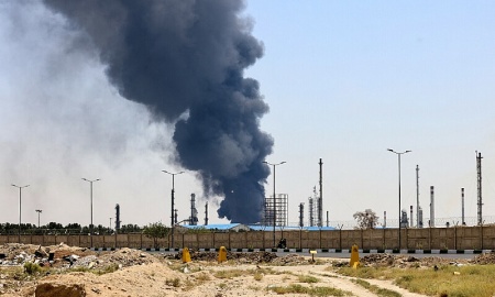 Ảnh hưởng toàn cầu từ các cuộc tấn công của Israel vào cơ sở dầu khí Iran