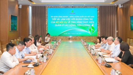 Thứ trưởng Bộ Nội vụ làm việc với Petrovietnam về công tác quản lý lao động và tiền lương