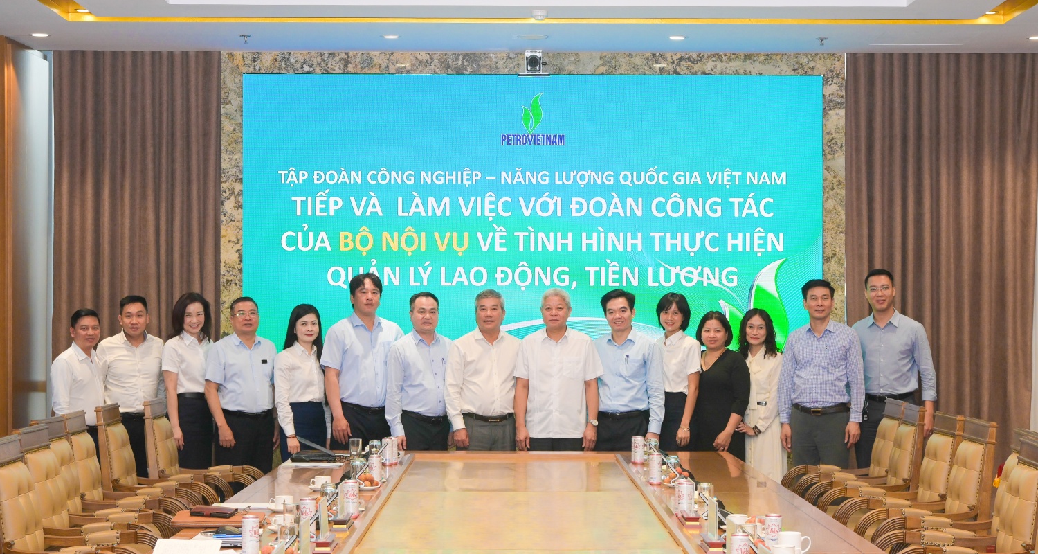 Thứ trưởng Bộ Nội vụ làm việc với Petrovietnam về quản lý lao động, tiền lương