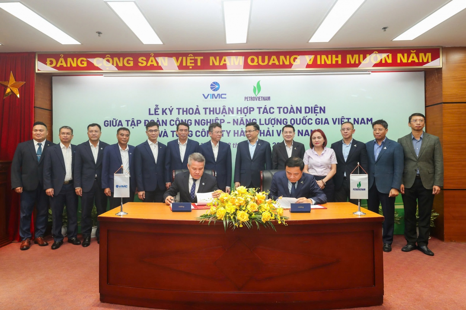 Petrovietnam và VIMC tăng cường liên kết, thúc đẩy phát triển kinh tế biển