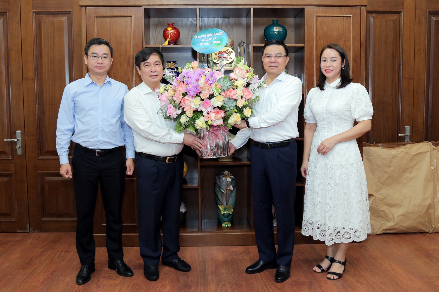 Lãnh đạo Petrovietnam chúc mừng Ban Tuyên giáo và Dân vận Trung ương