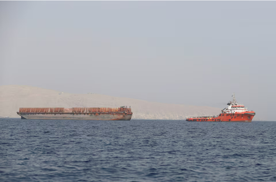 Cảnh báo tàu thuyền tránh xa eo biển Hormuz