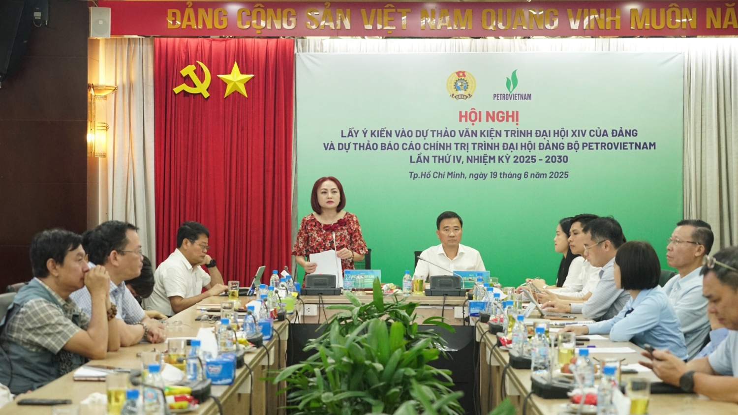 Công đoàn Petrovietnam tiếp tục lấy ý kiến xây dựng văn kiện Đại hội Đảng bộ Tập đoàn lần thứ IV