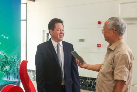 Những con sư tử sẽ cất tiếng?