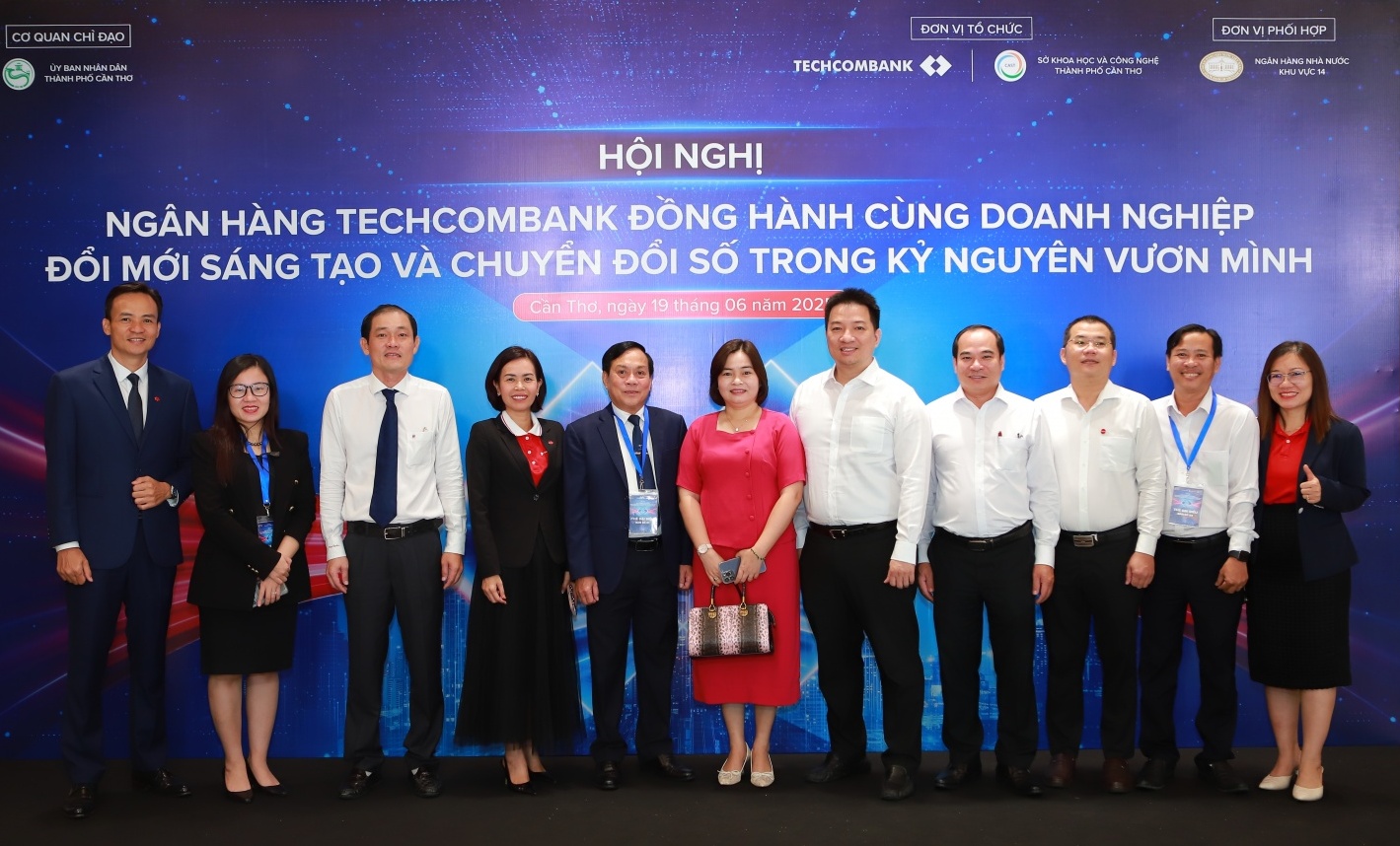 Techcombank đồng hành chuyển đổi số cùng doanh nghiệp Cần Thơ