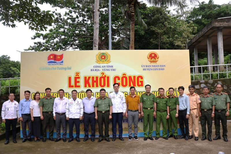Vietsovpetro khởi công công trình “Đường hoa bằng lăng - hoa giấy” tại Côn Đảo