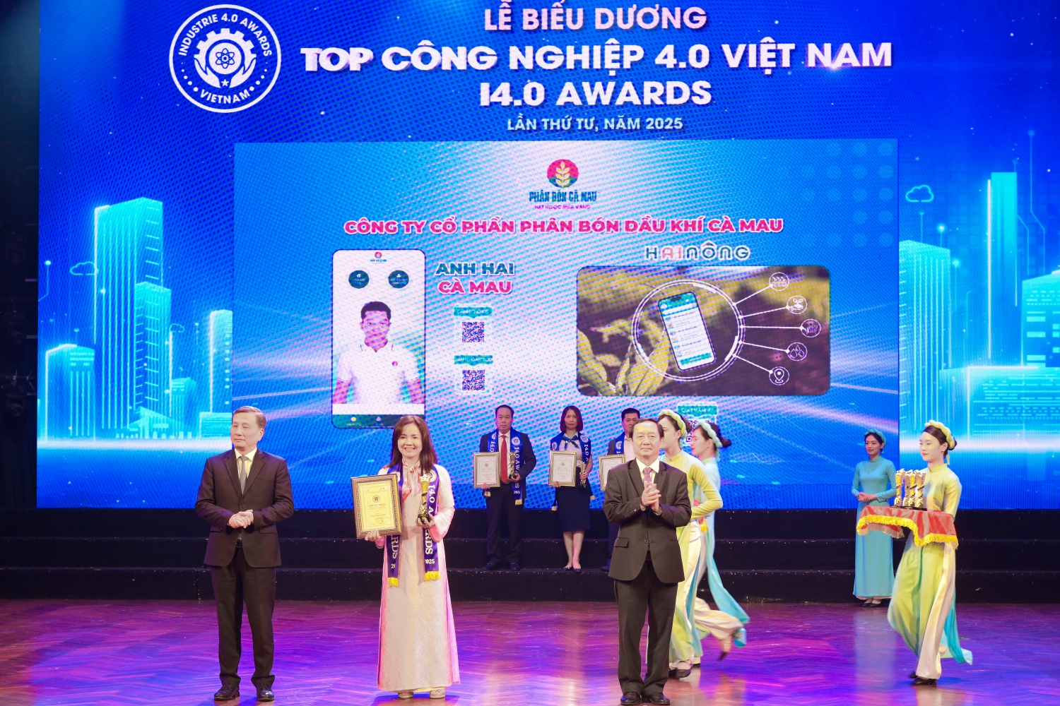 Petrovietnam được vinh danh Top 10 Doanh nghiệp Công nghiệp 4.0 Việt Nam năm 2025
