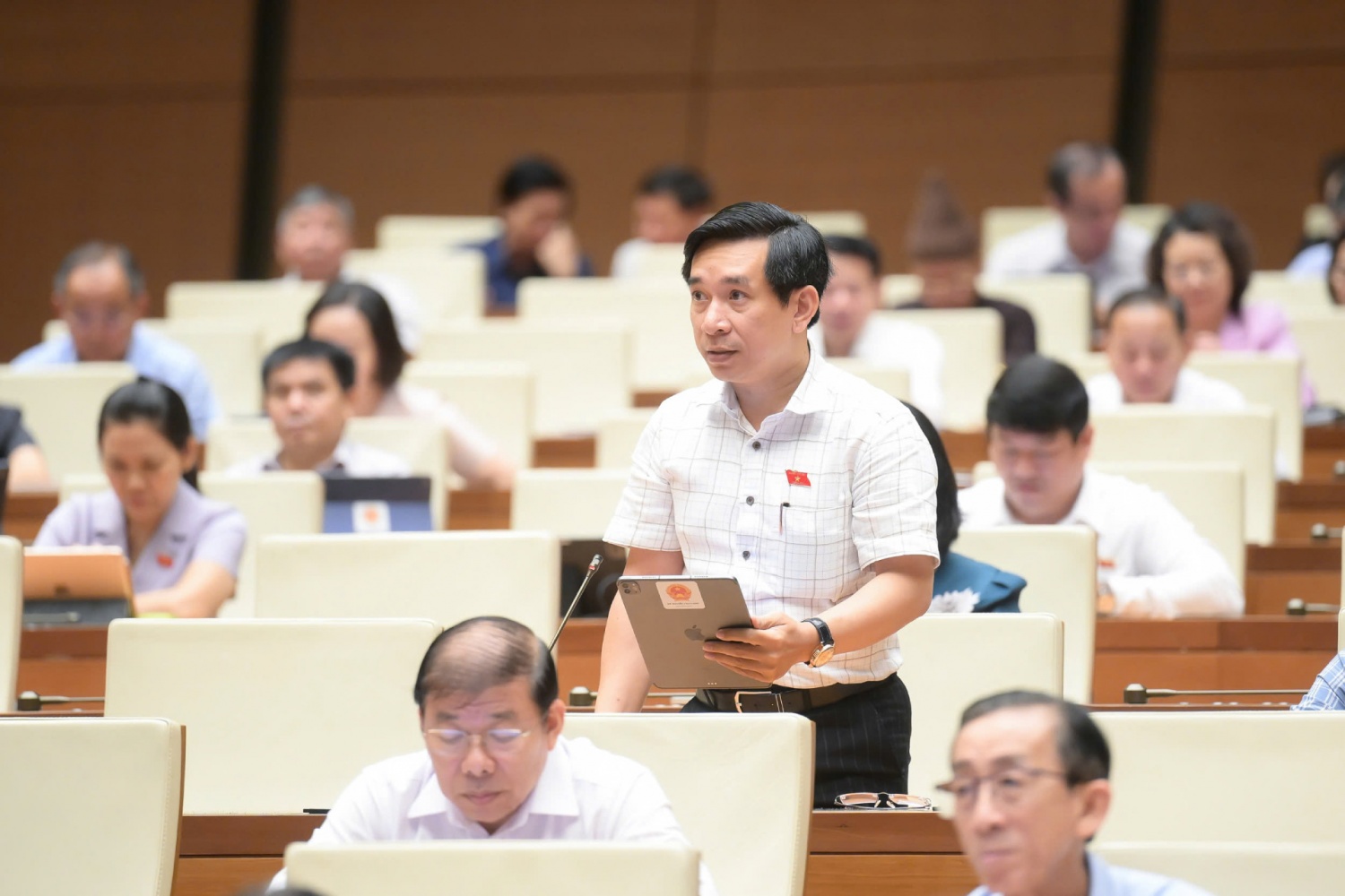 Đại biểu đề xuất nhập làn luân phiên từng xe để giảm ùn tắc giao thông