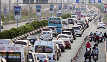 Đại biểu đề xuất nhập làn luân phiên từng xe để giảm ùn tắc giao thông