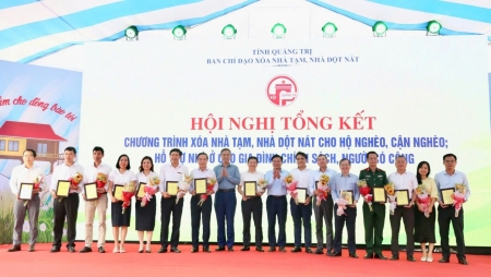 Hưởng ứng lời kêu gọi của Chính phủ, Petrovietnam hoàn thành cam kết cùng Quảng Trị xóa 1.143 căn nhà tạm, nhà dột nát