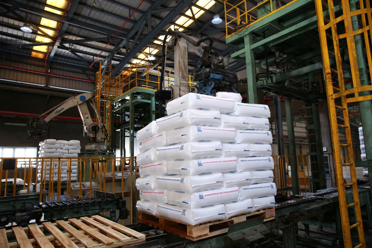 Nhiều năm qua, BSR luôn đẩy mạnh nghiên cứu, sản xuất và không ngừng đa dạng các chủng loại sản phẩm hạt nhựa mới.