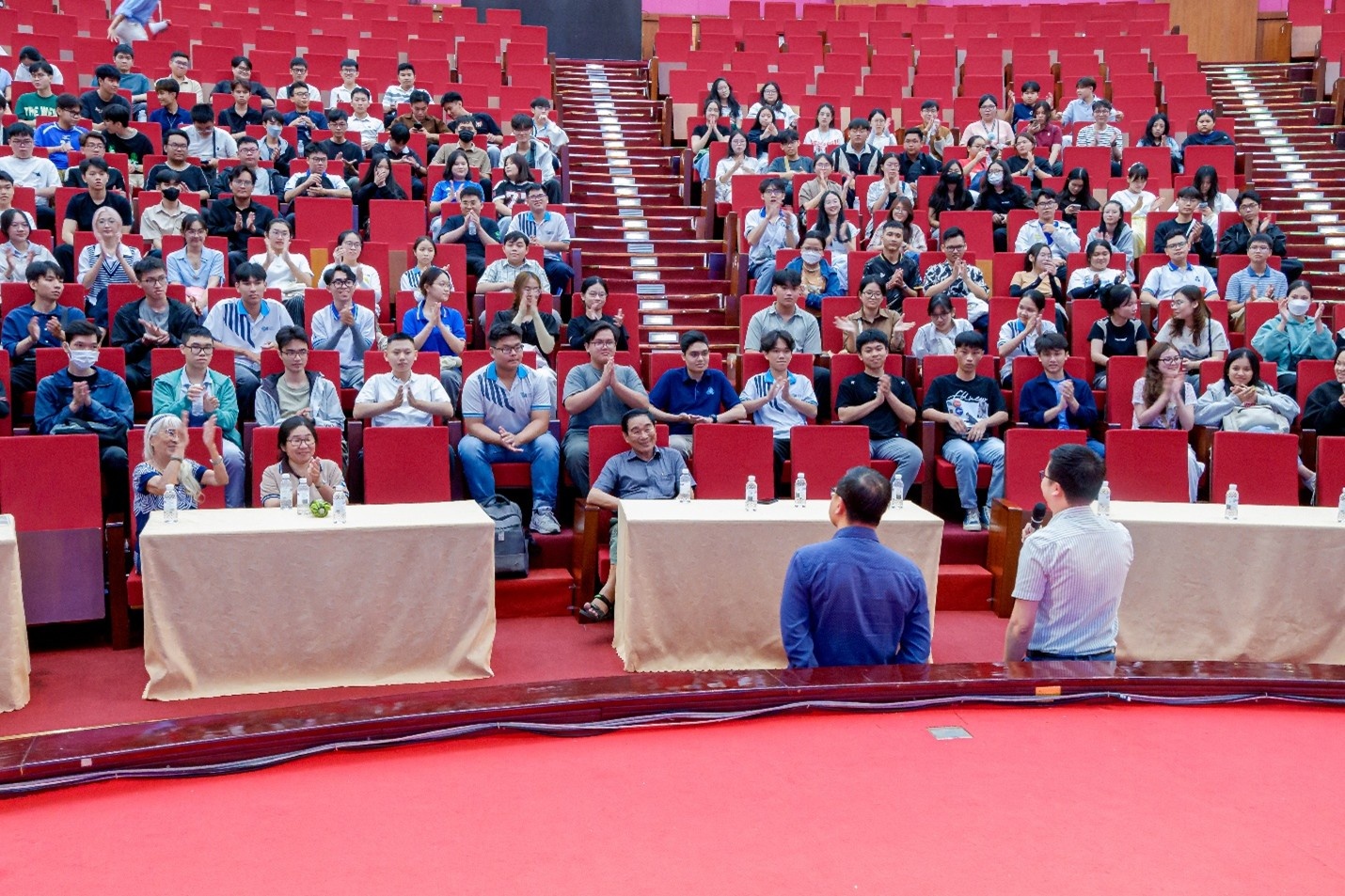 Đoàn sinh viên Trường Đại học Bách khoa - Đại học Quốc gia TP HCM tham quan thực tế tại Vietsovpetro