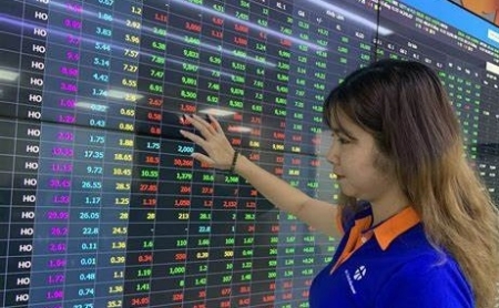Tin nhanh chứng khoán ngày 26/6: Thanh khoản sụt giảm, nhà đầu tư thận trọng trước vùng kháng cự tâm lý
