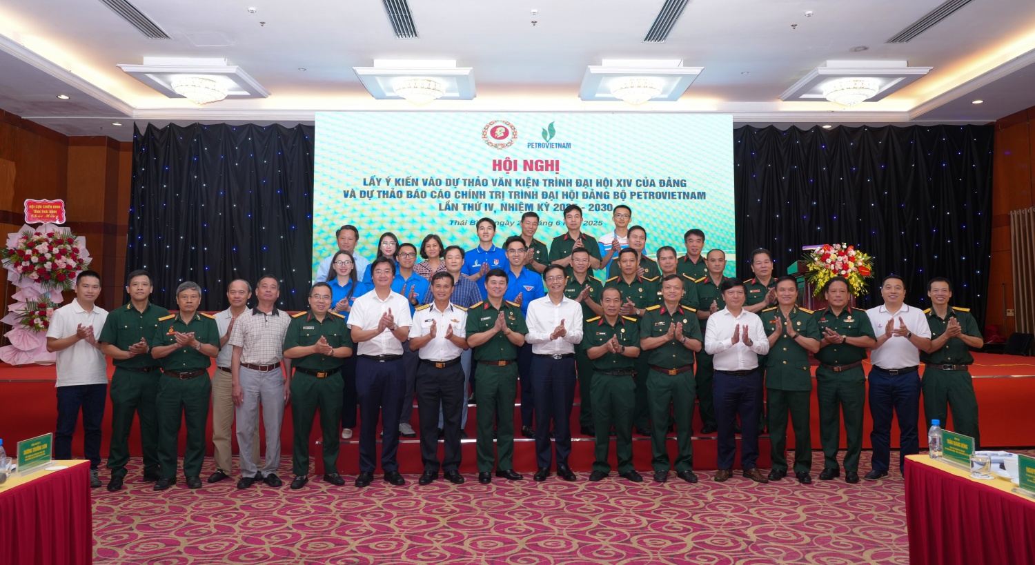 Các đại biểu tham dự chương trình tại điểm cầu chính Hưng Yên