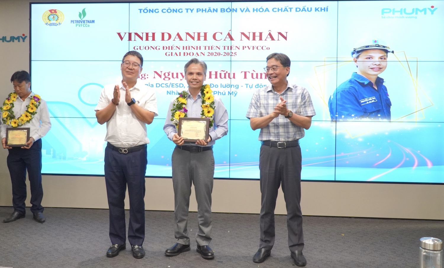 Kỹ sư Nguyễn Hữu Tùng nhận vinh danh gương điển hình tiên tiến PVFCCo giai đoạn 2020-2025