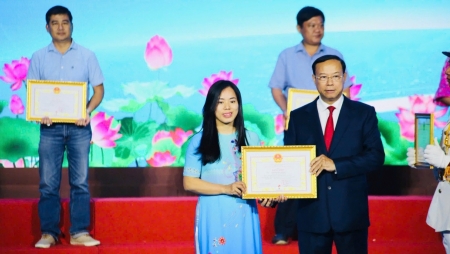 Phóng viên Năng lượng Mới - PetroTimes vinh dự nhận Bằng khen của UBND tỉnh Bà Rịa - Vũng Tàu