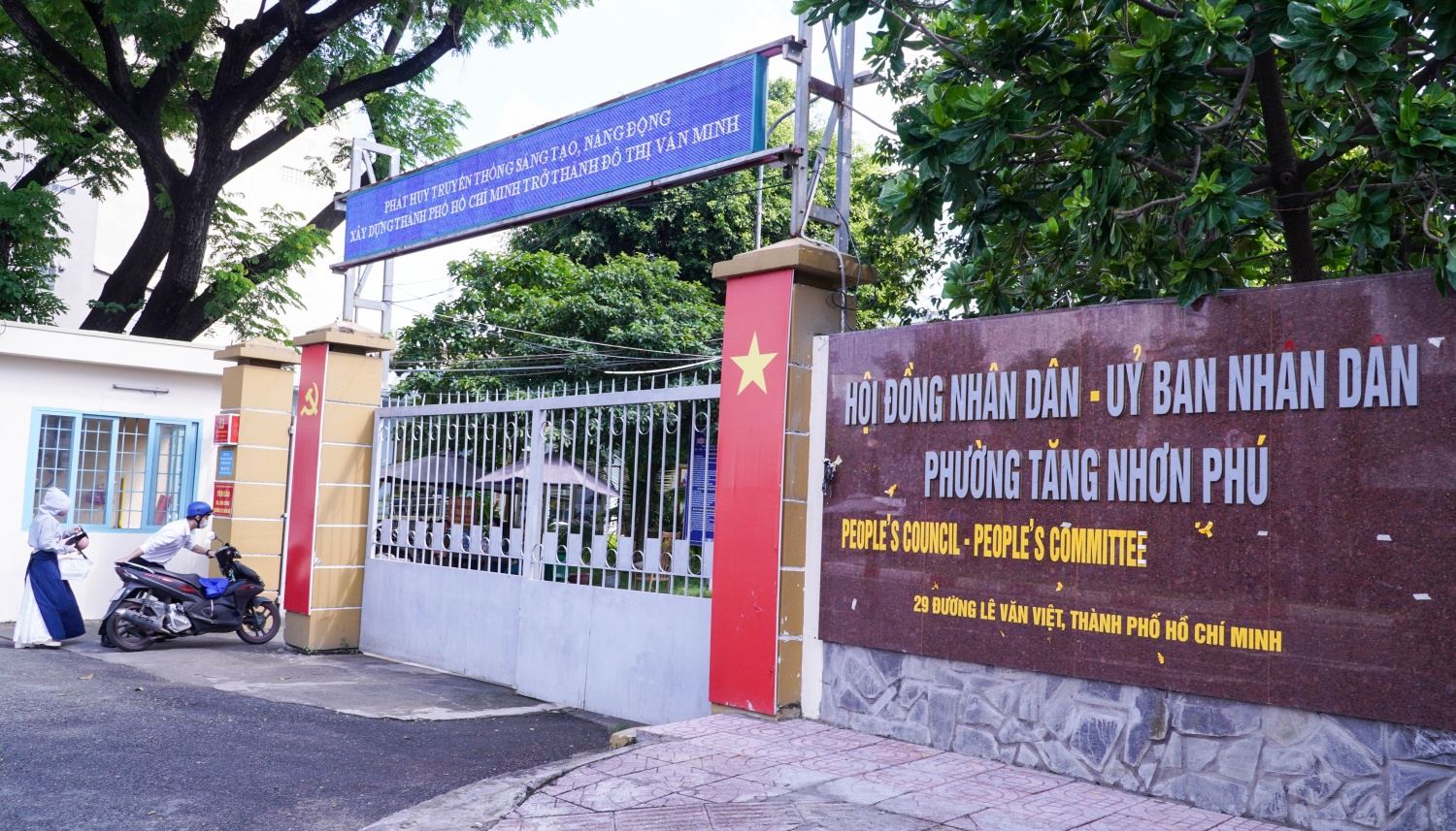[Chùm ảnh] Các trụ sở UBND phường tại TP HCM đồng loạt thay bảng tên