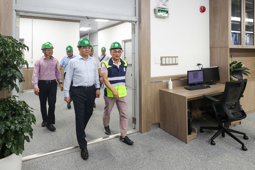 Đồng chí Phan Tử Giang - Phó Tổng giám đốc Petrovietnam cũng tham gia cùng đoàn công tác trong chuyến thăm NMNĐ Thái Bình 2, cùng với đó là sự có mặt của đồng chí Hồ Công Kỳ - 