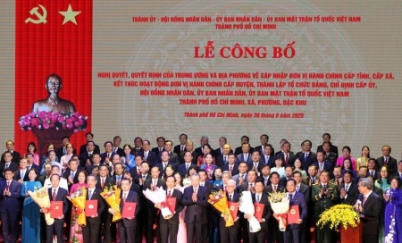 Tổng thuật: Công bố nghị quyết, quyết định sáp nhập đơn vị hành chính, chỉ định nhân sự trên cả nước