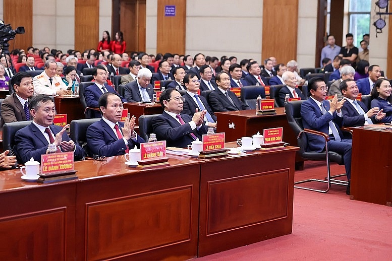 Tổng thuật: Công bố nghị quyết, quyết định sáp nhập đơn vị hành chính, chỉ định nhân sự trên cả nước