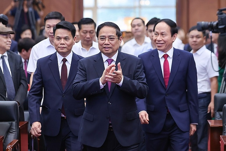 Tổng thuật: Công bố nghị quyết, quyết định sáp nhập đơn vị hành chính, chỉ định nhân sự trên cả nước