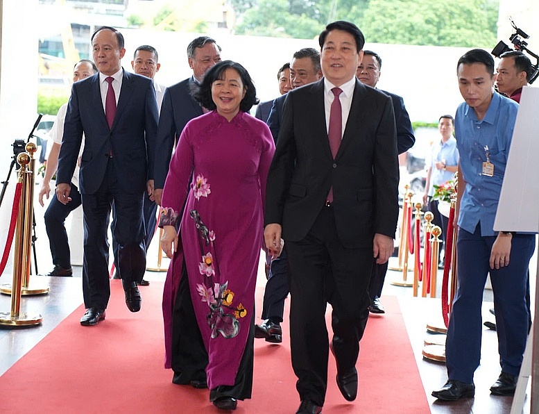 Tổng thuật: Công bố nghị quyết, quyết định sáp nhập đơn vị hành chính, chỉ định nhân sự trên cả nước