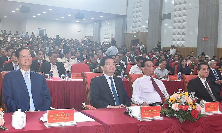Tổng thuật: Công bố nghị quyết, quyết định sáp nhập đơn vị hành chính, chỉ định nhân sự trên cả nước