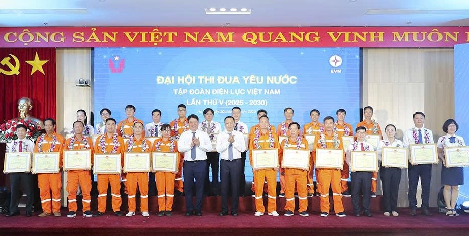 Đại hội Thi đua Yêu nước EVN lần thứ V: Nơi bản lĩnh người thợ điện tỏa sáng