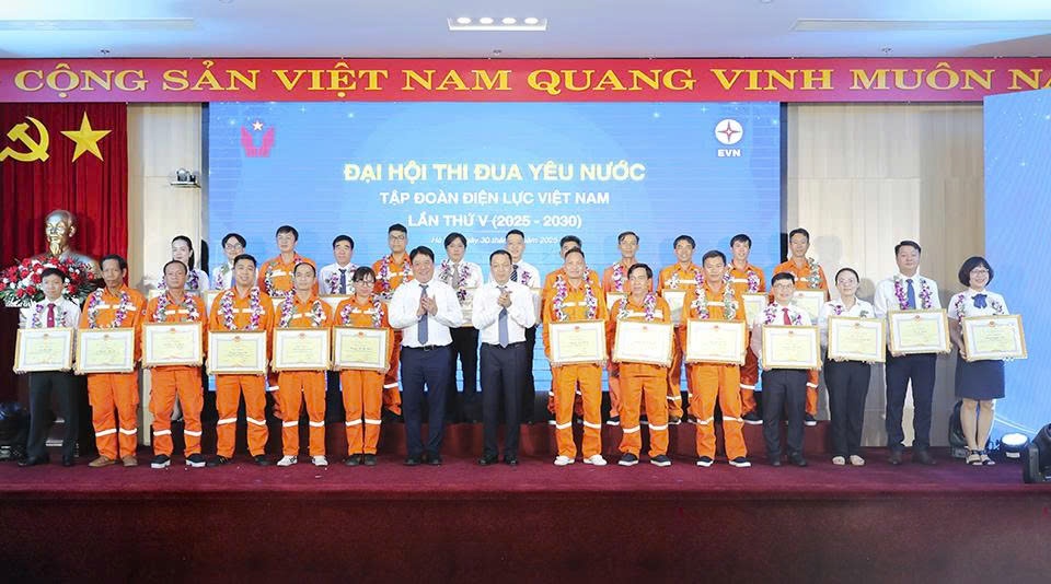 Đại hội Thi đua Yêu nước EVN lần thứ V: Nơi bản lĩnh người thợ điện tỏa sáng
