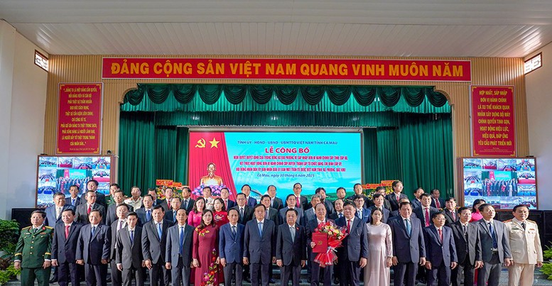 Tổng thuật: Công bố nghị quyết, quyết định sáp nhập đơn vị hành chính, chỉ định nhân sự trên cả nước