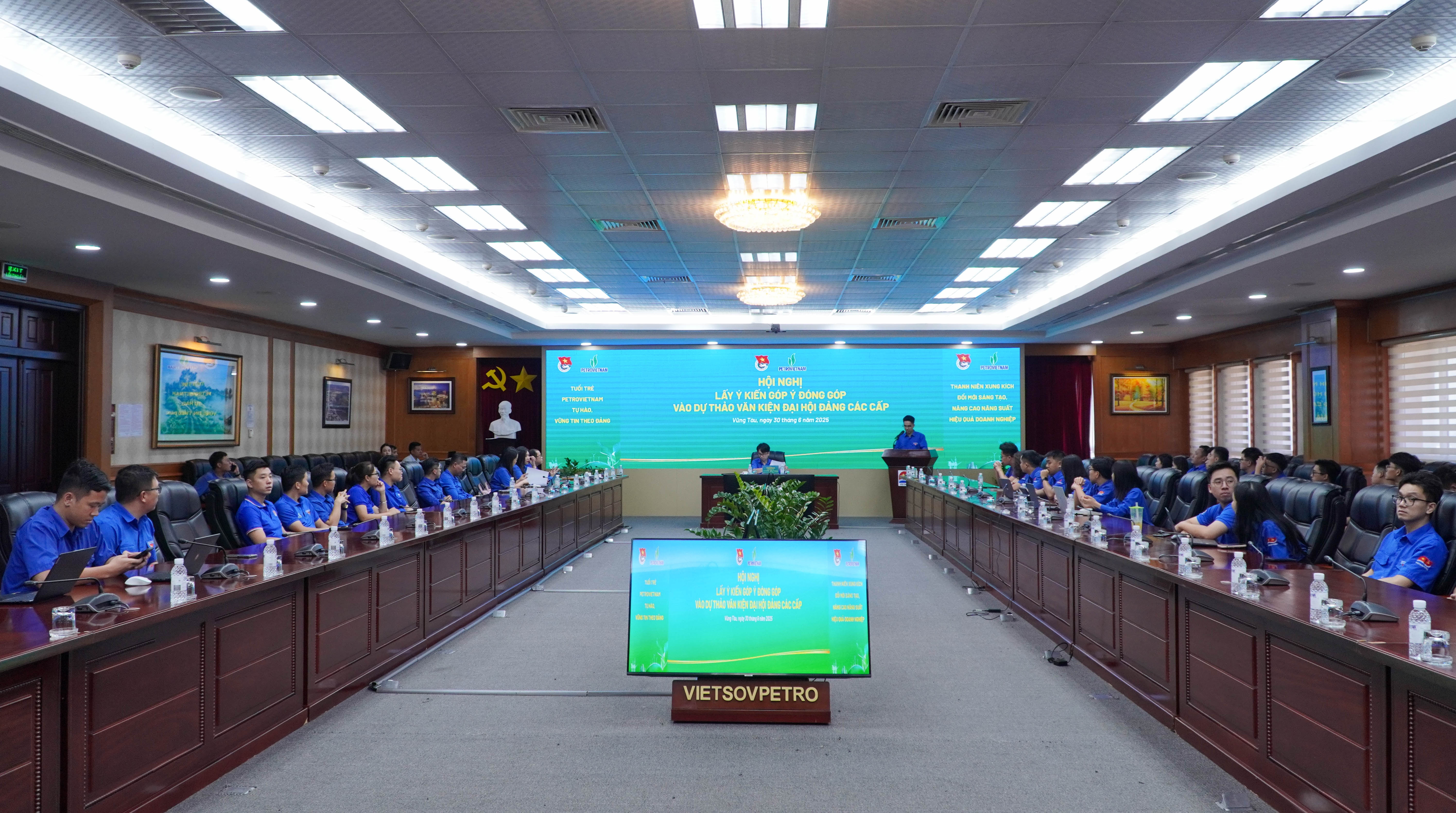 Tuổi trẻ Petrovietnam góp ý vào văn kiện Đại hội Đảng các cấp