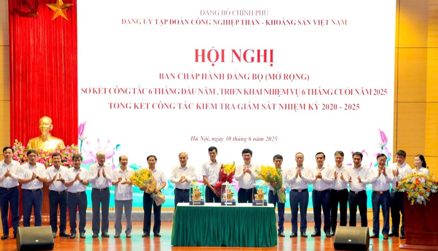 Đảng ủy TKV: Triển khai quyết liệt, đồng bộ các giải pháp, hoàn thành toàn diện kế hoạch năm 2025​​​​​​​