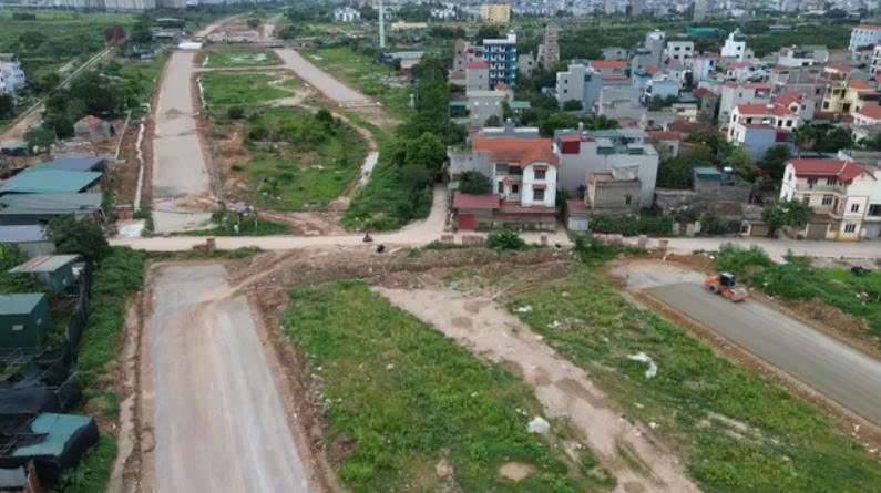 Khu vực tại xã Đông La (nay là xã An Khánh) chưa được giải phóng mặt bằng thực hiện dự án Đường Vành đai 4- Vùng Thủ đô