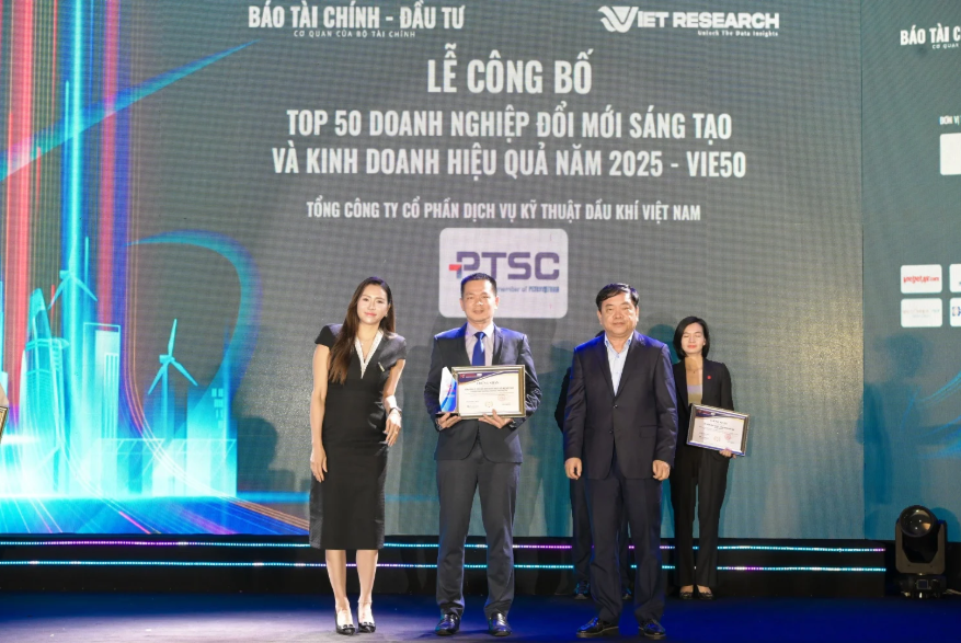 Petrovietnam and many member companies honored at the ESG Green Vietnam Awards 2025
