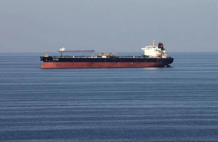 Các tàu hoạt động gần eo biển Hormuz - Ảnh: Internet